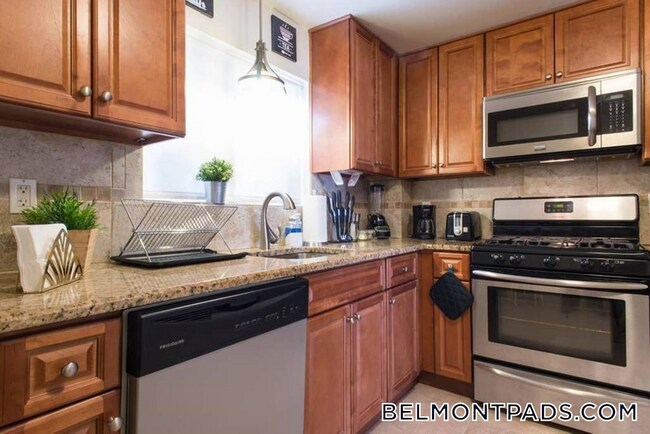 Photo - 17 Oxford Cir