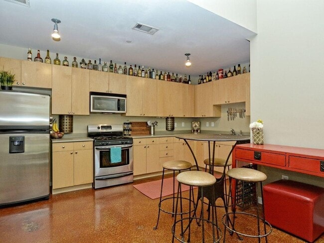 Photo - 1601 E 5th St. Unit 112