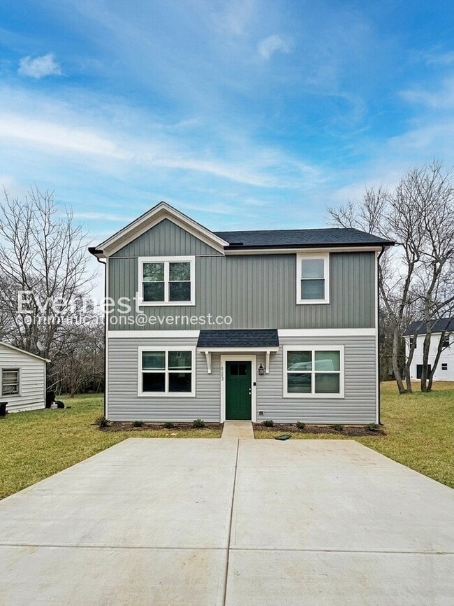 Building Photo - 1823 Bristol Rd
