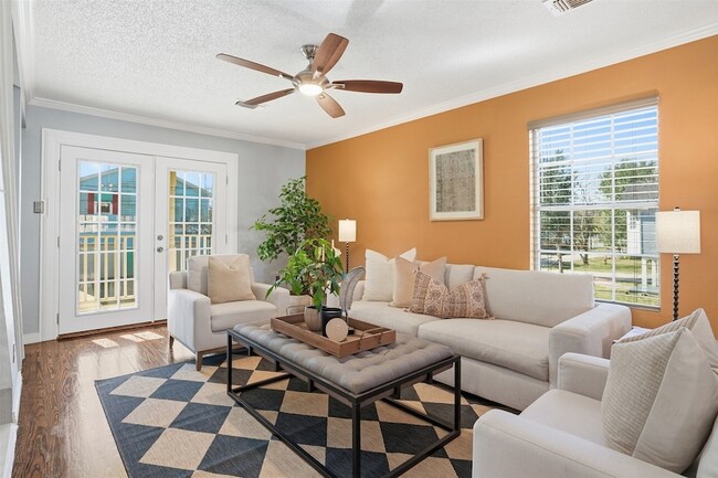 Photo - 818 Cedar Rd