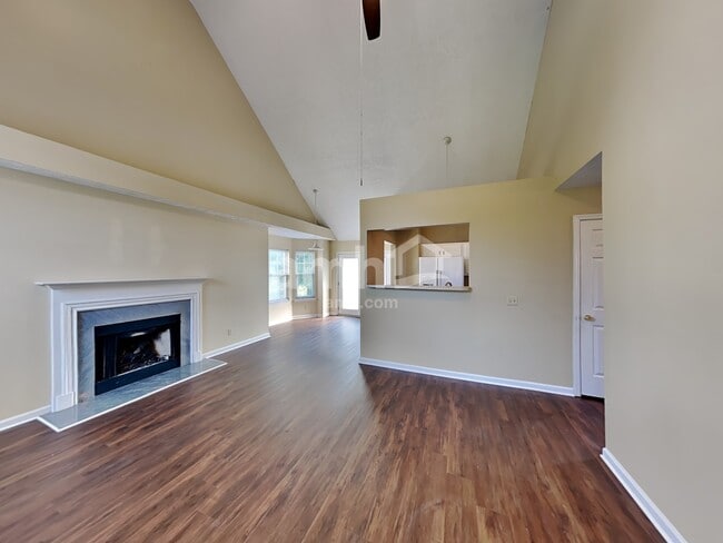 Photo - 620 Creekfront Dr