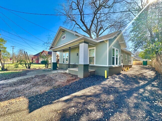 Photo - E Noble St 403/ 405  LEASE UP ONLY Unit 403