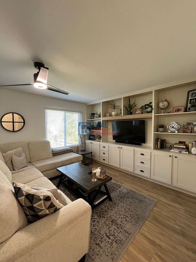 Photo - 9597 Fox Den Dr