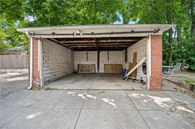 Photo - 74 Pembroke Ave Unit 1