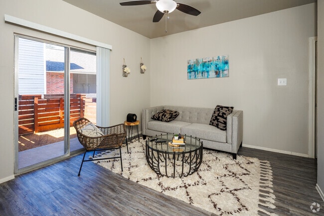 1BR, 1BA - 585SF | TAYA