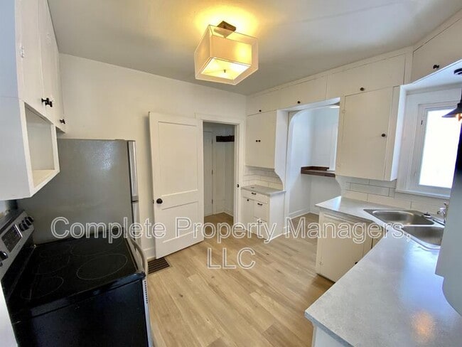 Photo - 1524 W Clark St