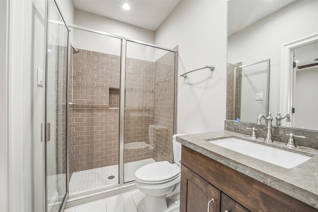 Photo - 1618 Rosewood St