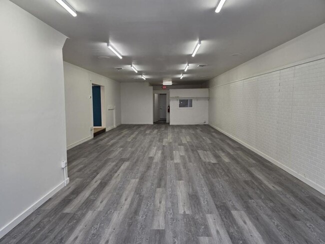 Photo - 122 S Water St