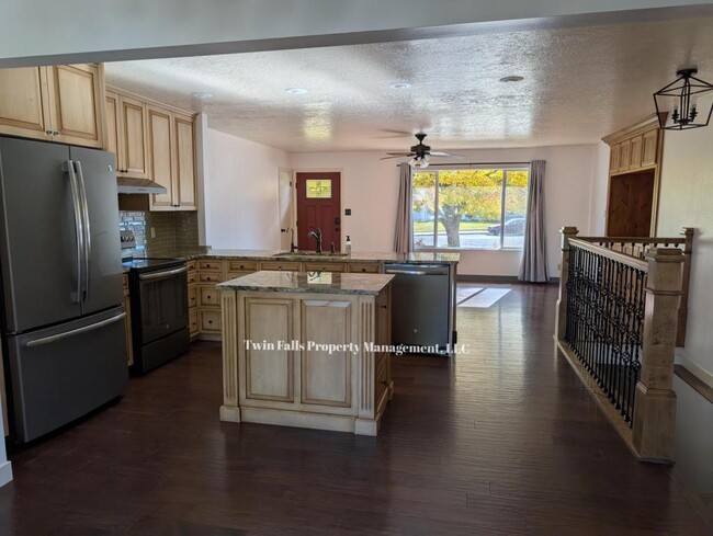 Building Photo - 548 Park Meadows Cir Rental