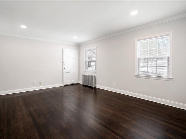 Photo - Hilltop Manor Apartments