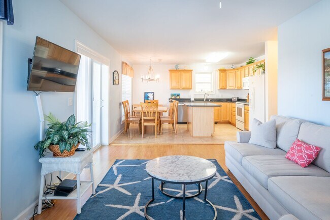 Photo - Helm N Dock Unidad 3 Oasis