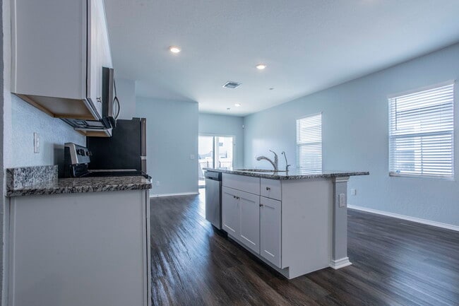 Photo - 12614 Galatea