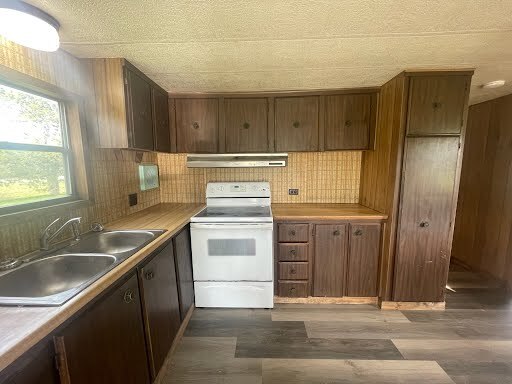 Photo - 2170 N Service Rd W