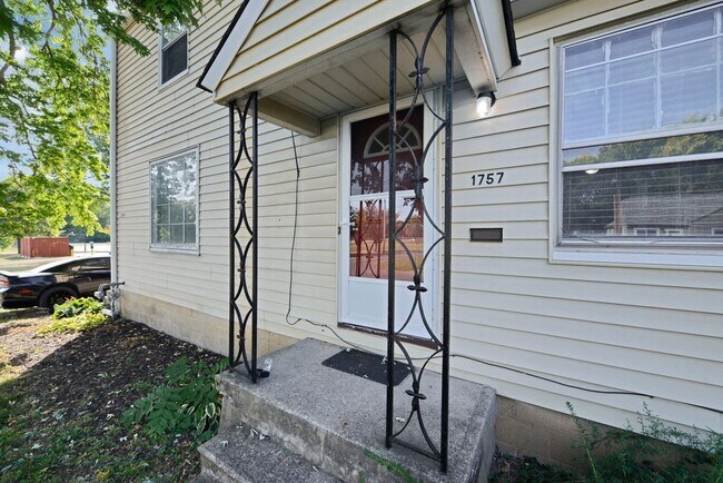 Photo - 1757-1759 E Frankfort St Unidad 1757