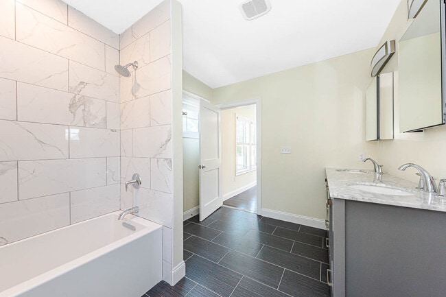 Photo - 120 Jerome St