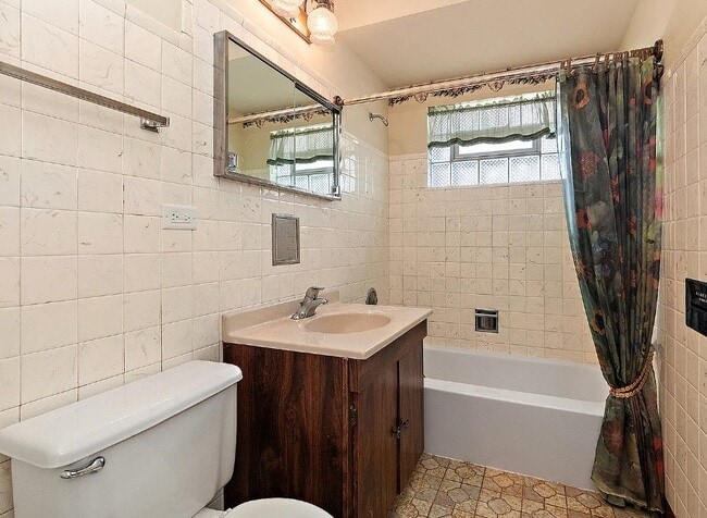 Photo - 275 Tahoe Dr