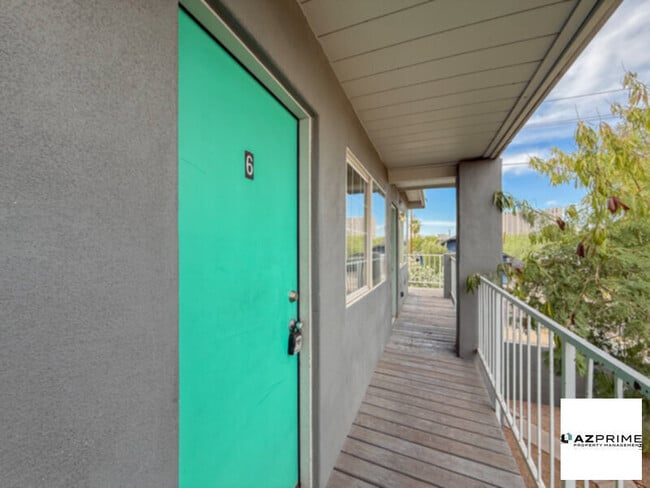 Photo - Cozy and Contemporary Phoenix Studio Featuring a Smart, Open Layout and Modern Upgrades Throughout.