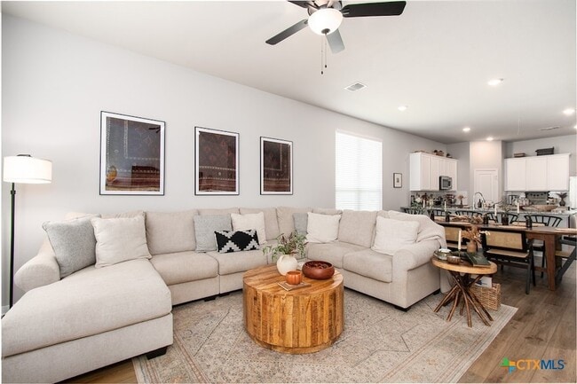 Photo - 2161 Meridian Lp