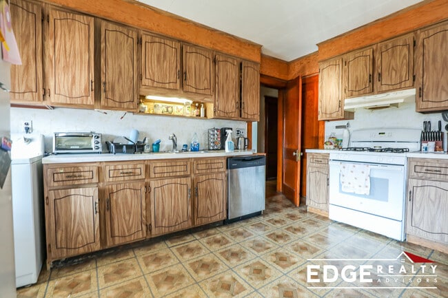 Building Photo - 494 Washington St Unit 3 Rental