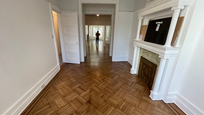 Photo - 39 Hawthorne St Unit Apr