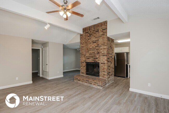 312 Valley Spring Dr