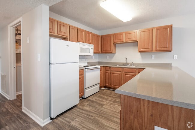 2 beds, 2 baths, 977 sq ft - Winding Creek