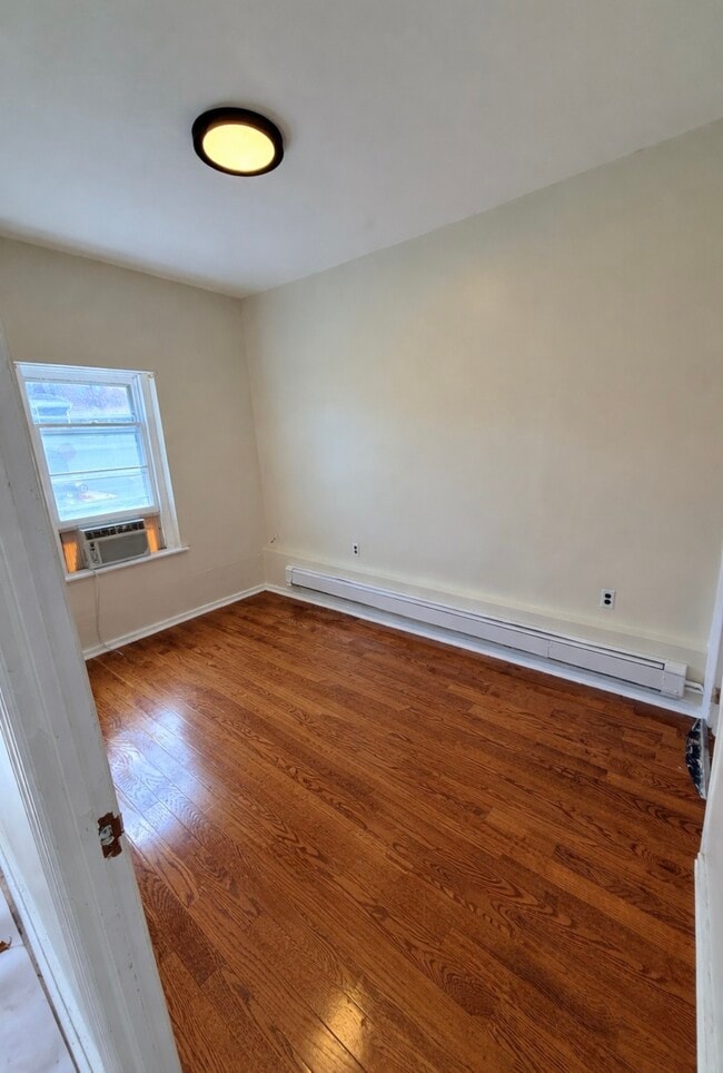 Building Photo - 5 Villa Dr Unit 1