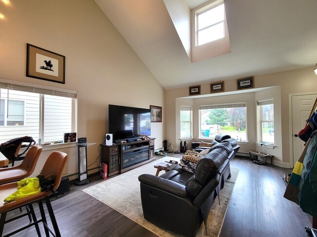 Building Photo - 306 Golden Valley Dr Rental