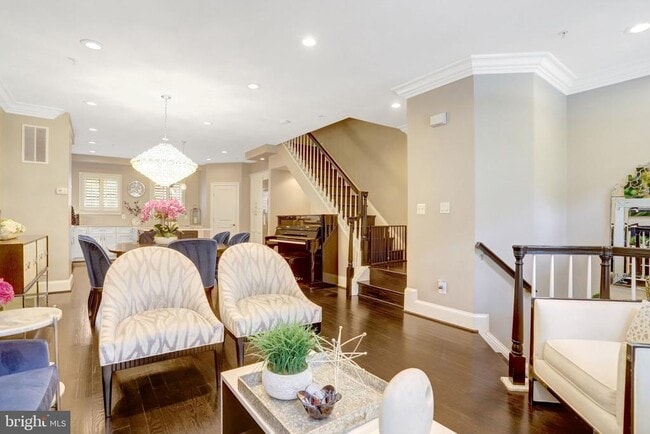 Photo - 422 Pendleton St