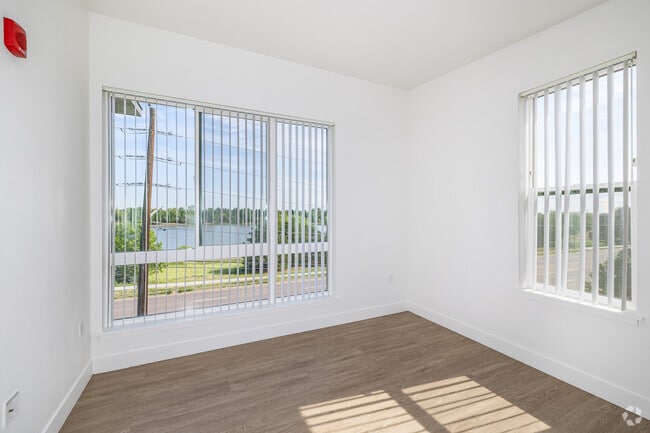 3BR, 2BA - 1,044SF - Primary Bedroom