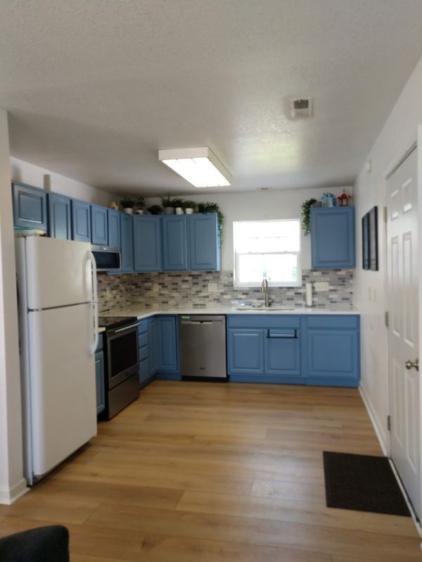 Photo - 104 W Chestnut St