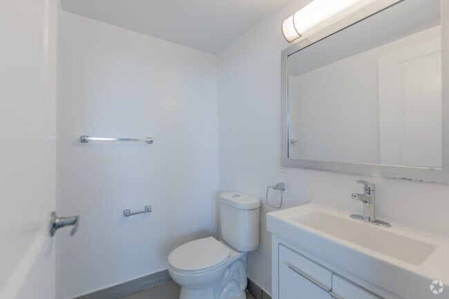 3BR, 2BA - 1,240SF - Primary Bathroom