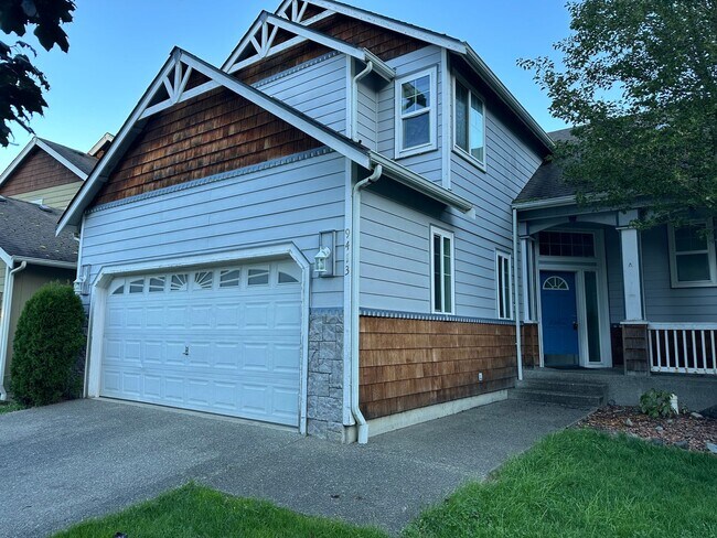 Large 4 bedroom home in Hillsboro Puyallup!!! - Large 4 bedroom home in Hillsboro Puyallup!!!