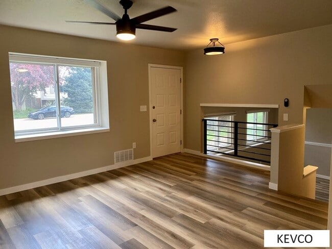 Photo - Bright Home with Massive Backyard!