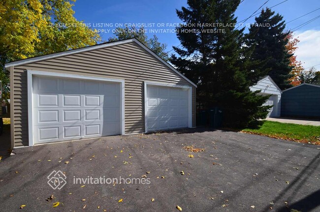 Photo - 4240 6th St NE