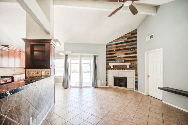 5321 W Eugie Ave