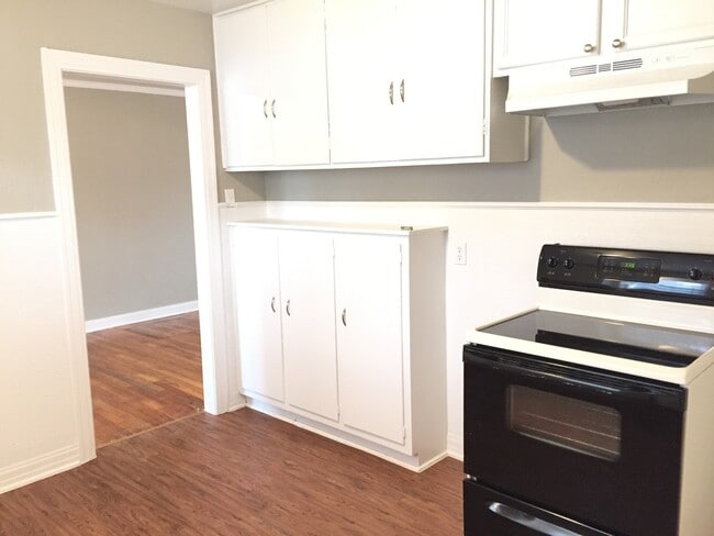 Photo - Pre-Leasing - Traditional Home in Tech Terrace near J&B Coffee!
