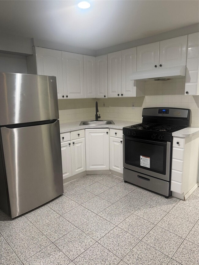 Building Photo - 132-11-132-11 11th Ave