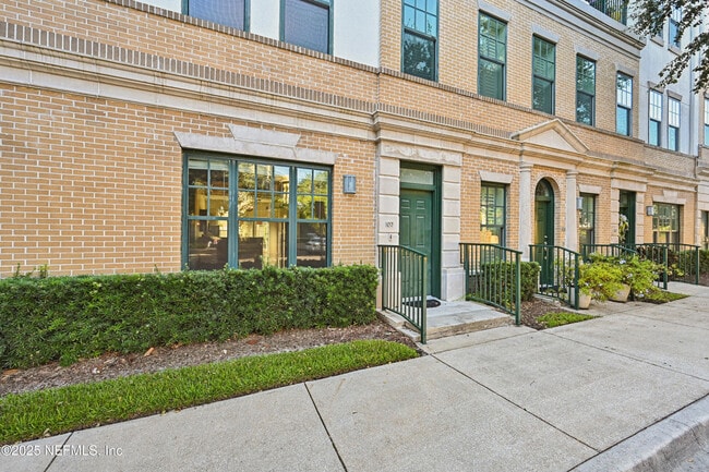 Photo - 1661 Riverside Ave Unit 107