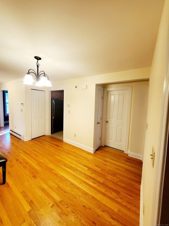Photo - 157 Starr St