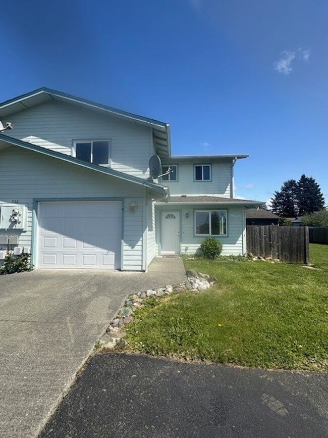 Building Photo - 722 Pioneer Rd