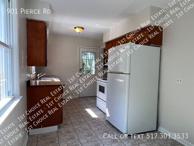 Photo - 901 Pierce Rd