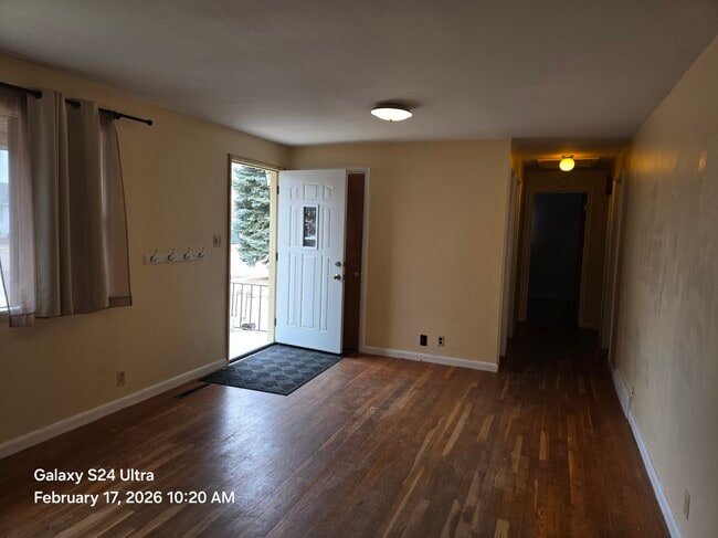 Photo - 521 Monroe St