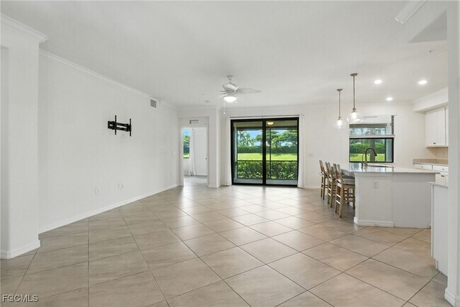 Photo - 12039 Hawthorn Lake Dr Unit 102