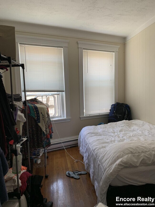 Photo - 883 Huntington Ave Unidad 11