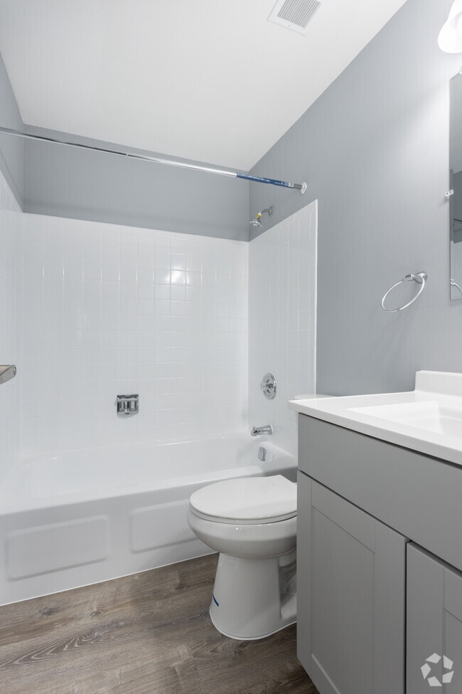 2HAB,2BA,1050SF - The Willow - Oak Lawn Blu