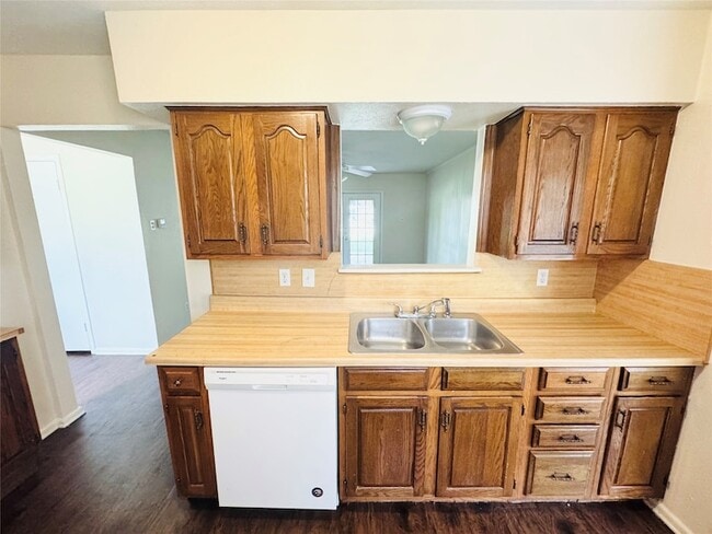 Photo - 1104 Ashland Dr