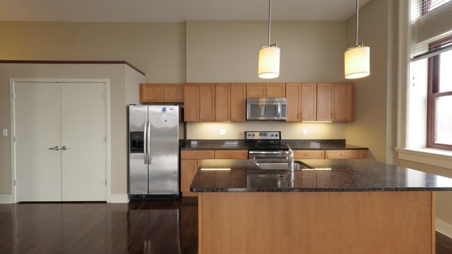 Photo - Fifth Avenue School Lofts