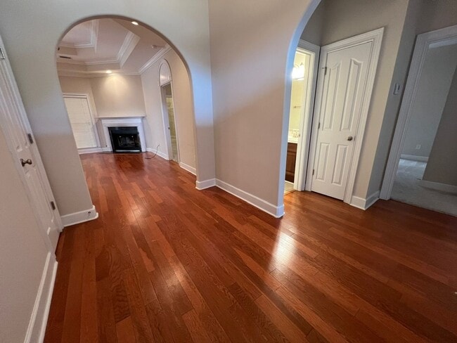 Photo - 714 Berry Ln