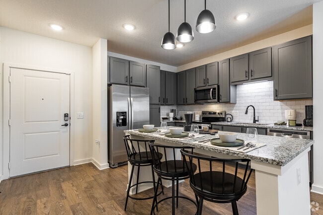 1 BR, 1BA - 756SF